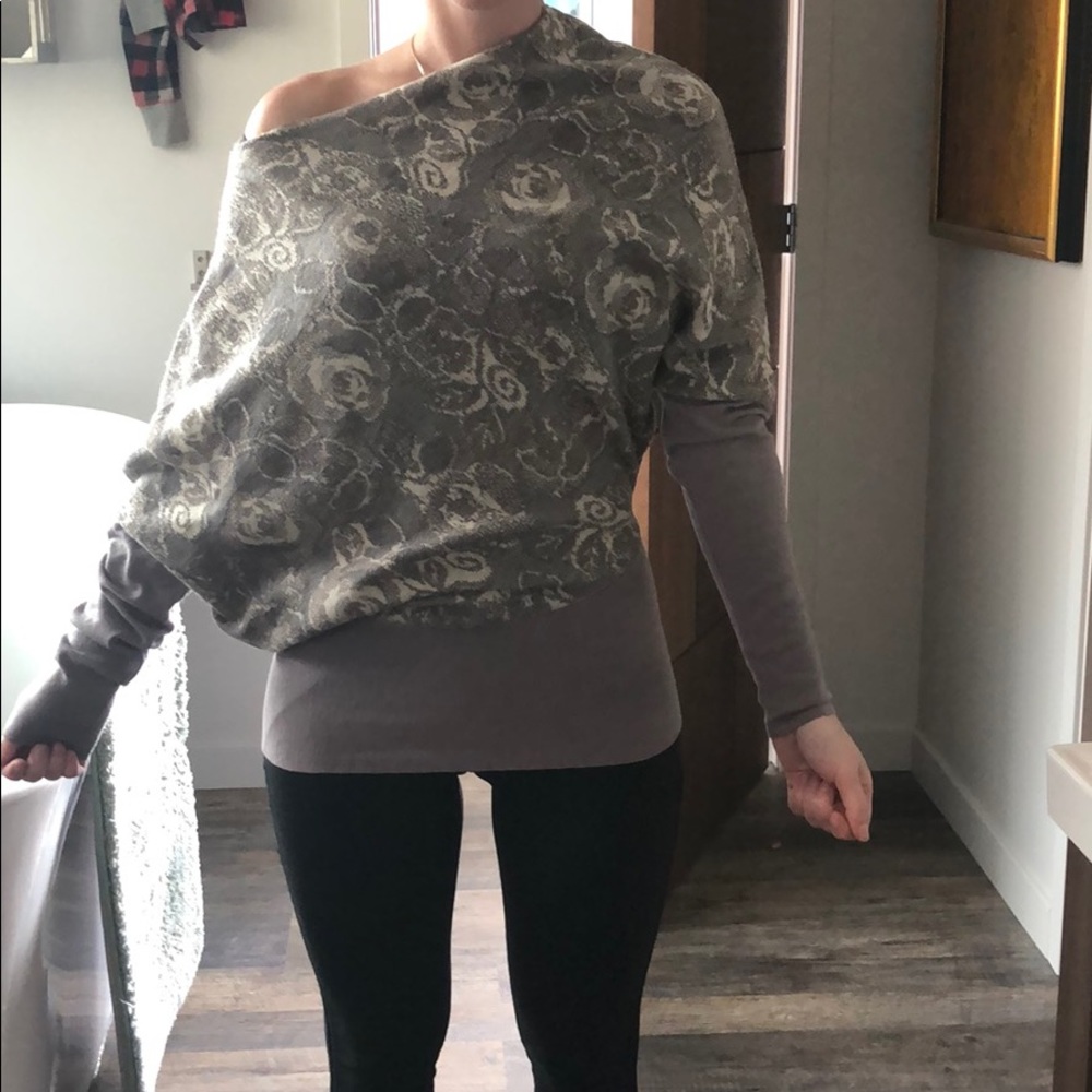 IVKO Taupe and Cream Floral Batwing Top